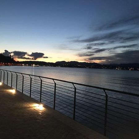 Doctor House Desenzano Daire Desenzano del Garda Dış mekan fotoğraf