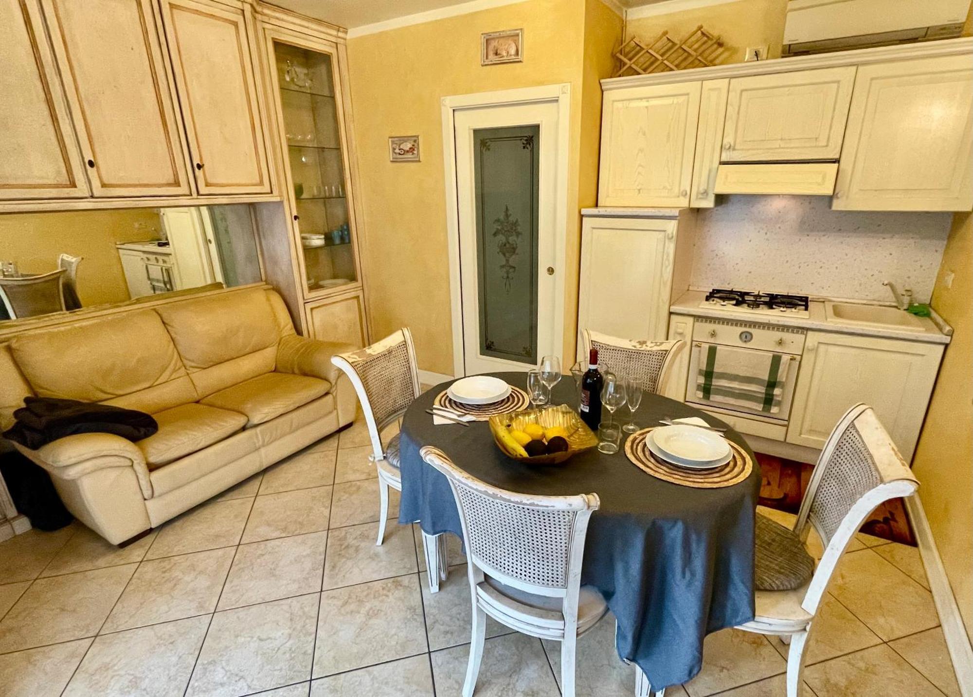 Doctor House Desenzano Daire Desenzano del Garda Dış mekan fotoğraf