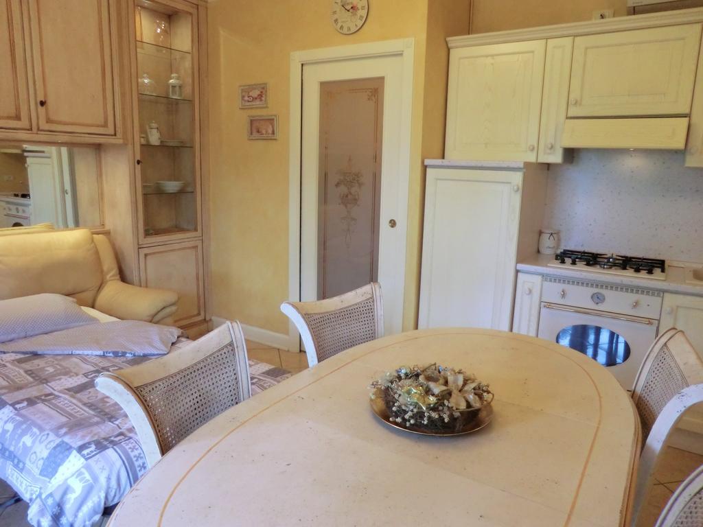 Doctor House Desenzano Daire Desenzano del Garda Dış mekan fotoğraf