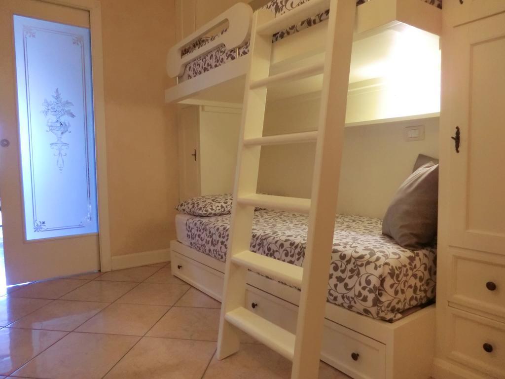Doctor House Desenzano Daire Desenzano del Garda Dış mekan fotoğraf