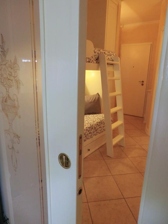 Doctor House Desenzano Daire Desenzano del Garda Dış mekan fotoğraf